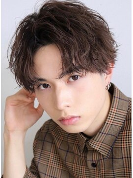 オーシャントーキョー 渋谷神南(OCEAN TOKYO) ツーブロックスパイラルセンターパート