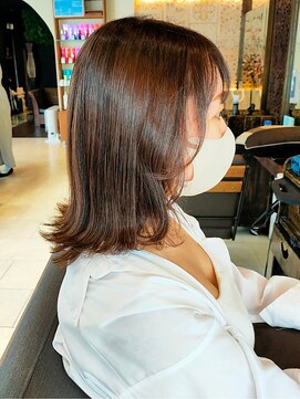 ヘアリゾート粋 ティガ 池袋店(tiga) 外ハネミディアム/艶カラー/ブラウン