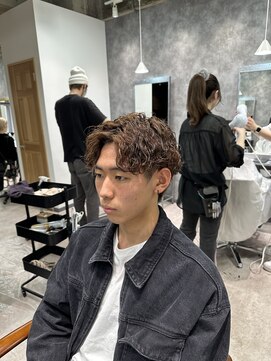 フォンド 津田沼(fond.) ダークアッシュ/アッシュブラック/カルマパーマ/ベリーショート