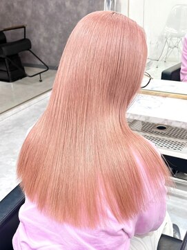 リル ラウム 原宿(LiL Raum) コーラルピンク/原宿/ブリーチ/ダブルカラー/レイヤーカット