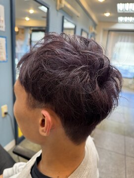 アドン 中葛西店(Adorn) ツーブロック　ブリーチオンカラー