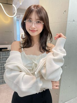 くびれミディアム/レイヤーカット/オリーブ