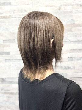 大人女性の美艶ショートレイヤー｜白髪ぼかし×髪質改善