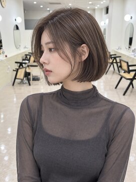 モト 船橋(moto) 韓国アイドルミニボブ艶髪アッシュベージュ顔周りカット船橋
