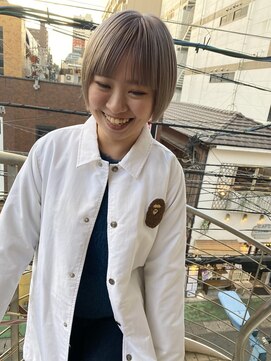 フィン(fin,) fin,/グレージュカラー/ボブウルフ/黒髪/ココアベージュ/パーマ