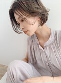 大人のセンターパート前下がりボブ/アッシュベージュ