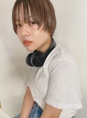 前上がりマッシュヘア