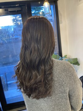 レイリー(LAiLy) 華やか　ロング　グレージュ