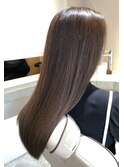 ロングレイヤーベージュ白髪ぼかしカラー30代40代