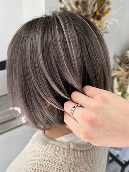 セブンスヘブン(SEVENTH HEAVEN)の写真/色味豊富&色モチ抜群【デザイングレイカラー】白髪染めとは思えない透明感&ツヤ感で髪のお悩みカバー★