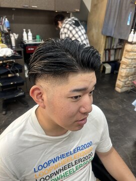 ヘアーエステ グランツエッセ(hair esthe GlanzEsse) 7:3フェードスタイル