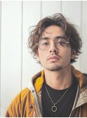 ３０代メンズ「無造作ウェーブセンターパート」