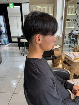 アイズ 海老名(AIZU) センターパート ニュアンスパーマ メンズカット 刈り上げ