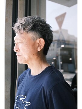 ミューズ バイ ケンジ(MUSE by KENJE) グレイヘアイケオジショート