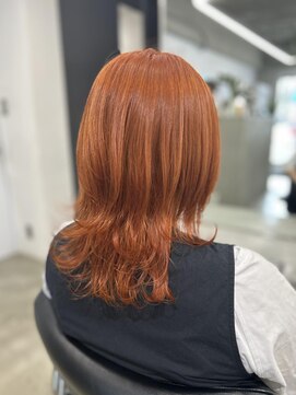 エピックバイファン 竹ノ塚(epc by F.U.N) ビビットなオレンジカラー