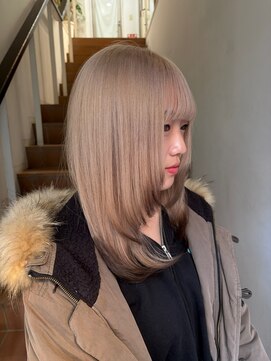 サンク 原宿 表参道(cinq) ヘーゼルグレージュミディアムレイヤー顔まわりチョコブラウン