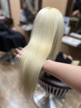 モアムー(Moremuu) 【Maho】ホワイトブロンド