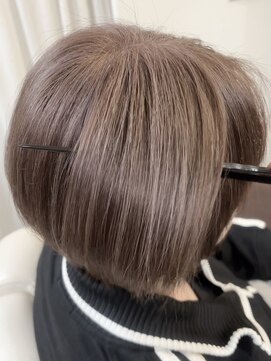 ブリエ(BRiLLER) 白髪ぼかし(髪質改善カラー)×細めハイライト