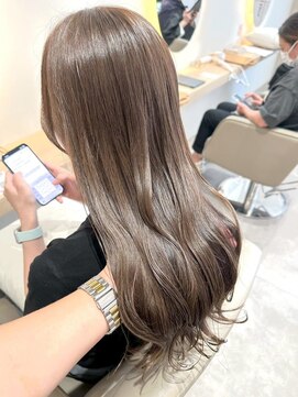 ルーチェココ ブラン(Lu'ce coco blanc) ツヤめきアッシュベージュロングハイライトカラー