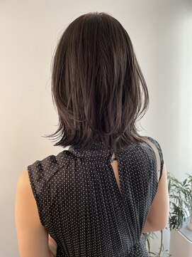 トレス(TRESS) カーキグレージュ　オリーブグレージュ　外ハネボブ