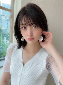 アフロート ディル(AFLOAT D'L) 20代30代40代小顔外ハネミディアムひし形シルエットくびれミディ