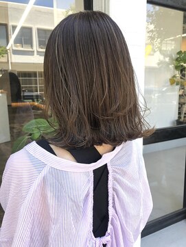 ソル(sol.) 伸ばしかけボブ！外ハネレイヤー×ハイライト透明感ベージュ