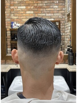 ヒロギンザバーバーショップ 丸の内店(HIRO GINZA BARBER SHOP) スキンフェードサイドパート