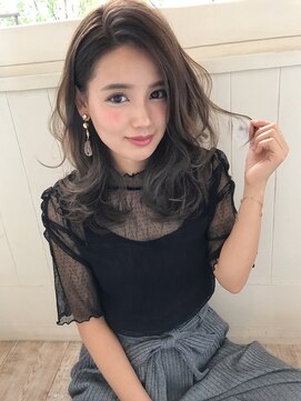 リベルタ(Liberta hair design) 大人ミディアムパーマ×カーキアッシュ