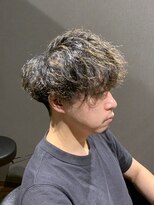 ビーダンディー(Bee dandy)&nbsp;ビジネスツーブロックマッシュ波巻きスパイラルパーマハイライト