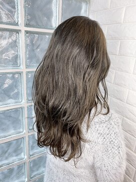 ロア 中目黒(loa) レイヤーロング/グレーベージュ/黒髪/前髪パーマ[中目黒]