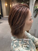 クルト バイ マルカ(KURT by MARUCA) 外ハネの大人ボブ/レイヤーカット/ピンクカラー/30代40代50代