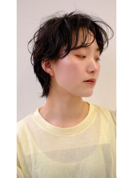 スリーアン(THREE ann.) 20代30代40代50代ハンサムショートパーマ大人かわいいくびれヘア