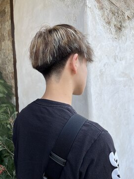 マッシュ アドベ 八戸ノ里(MASHU ADOBE) 刈り上げグラデーションスタイル
