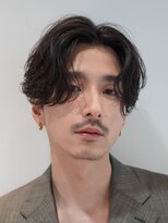 バイフィフス 原宿/表参道(by fifth)&nbsp;センターパートニュアンスパーマフェザーパーマルーズパーマ