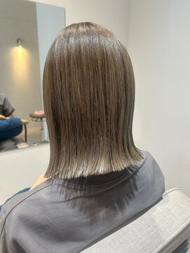 イルダバイグラッシー センター北(iluda by glassi) シークレットハイライト＊スモーキーベージュ〈荒みずほ〉