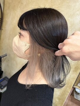 ユニーク(UniQ) インナーカラー×ホワイトベージュ