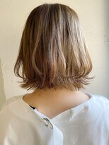 トゥーナ 表参道(tona) ミディアムレイヤー、外ハネボブ、グレージュ、脱白髪染め☆
