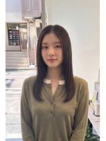 トレ(tre.)&nbsp;センターパート艶髪ストレートロング