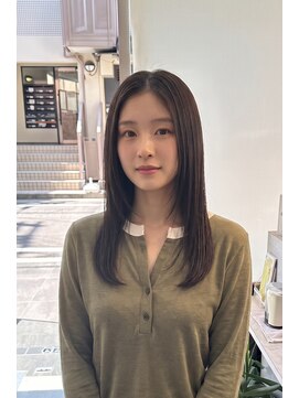 トレ(tre.) センターパート艶髪ストレートロング