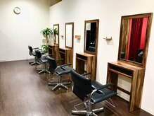 セブンカラーズ 宇野メルカ店(SEVEN COLORS)の雰囲気(オシャレで居心地の良い店内でおくつろぎ下さい。)