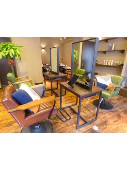 ベテラン女性スタイリスト在籍◇プライベート空間＆マンツーマンでお悩みも相談しやすい◎