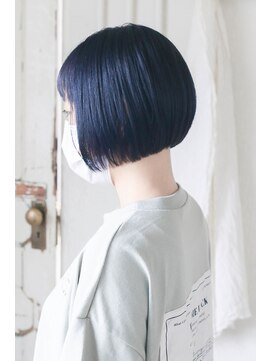 ホワイトルーム(White Room) ブルーのコンパクトなミニボブ♪