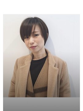 ミスエッセンス(MISS ESSENCE) シンプルなショートbobがモードで可愛い/ミスエッセンス黒木