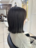 フレア(FLAiR)&nbsp;10代20代肩につく外ハネ大人スタイルブルーブラックカラー