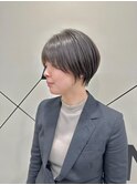 耳掛けショートボブ/襟足束感ショート/アッシュベージュ