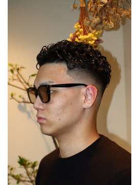 オーディナリーバーバープレース(Ordinary Barber Place) 高円寺/パーマ/スキンフェード