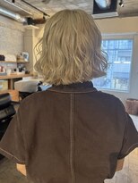 ヒカリス 中崎店(HIKARIS)&nbsp;ホワイトベージュ/ボブ/ハイトーン/ブリーチ/大阪梅田/中崎町