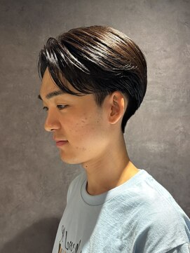 オスマン 御茶ノ水神保町店(Osmann) フェザーパーマグレーブルーカラー刈り上げショートバング