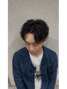 グレイバイニューヨークニューヨーク 京都北大路(Gray by NYNY) フェザーショート刈り上げ眉毛スーツモテるフェザーパーマ