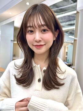 くびれミディアムレイヤーカットハッシュカット銀座外はね内巻き